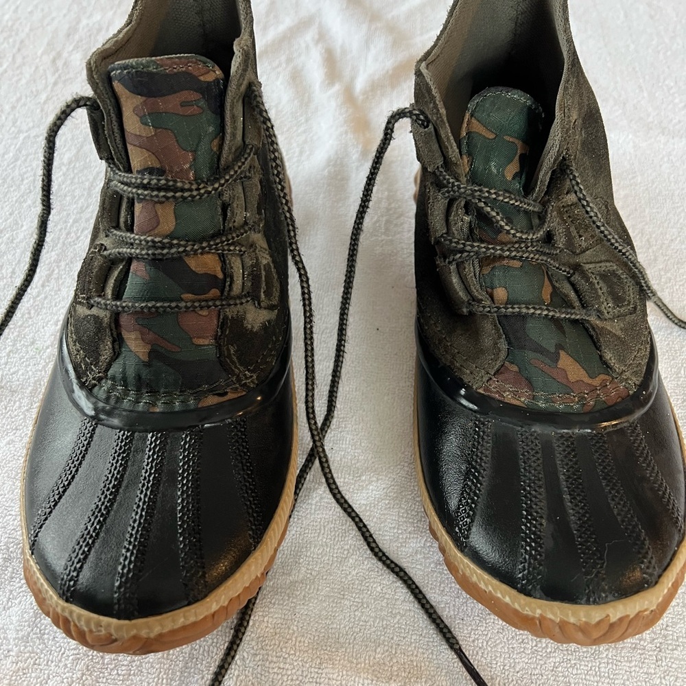 Sorel Black and Camouflage Winter Boots​​